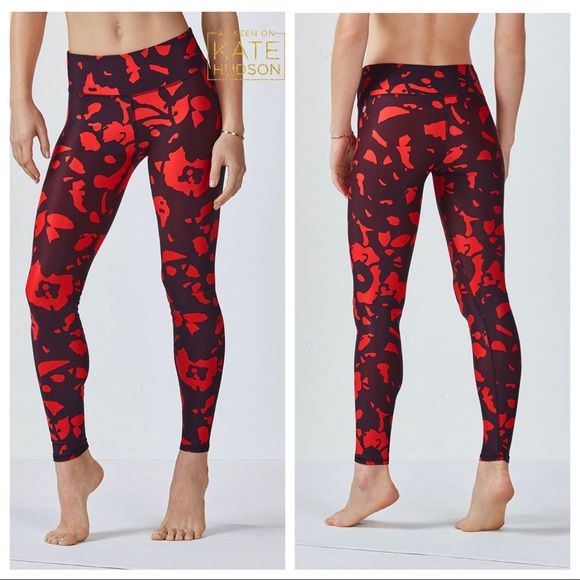 Fabletics Salar Leggings in Bonsoir Floral Print - Picture 2 of 7